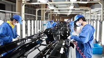 有效的你.S. 工厂与中国的廉价劳动力竞争